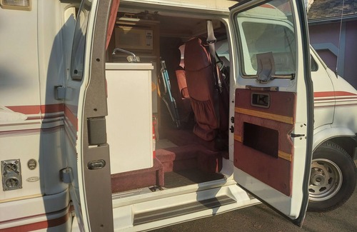 Mountlake Terrace RV Rental | GATED CLASS B RV STAYING