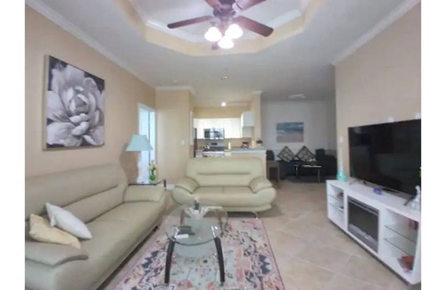 Clearwater House | Gated community Tampa Bay waters surrounding the area Outdoor swimming pool. Gym