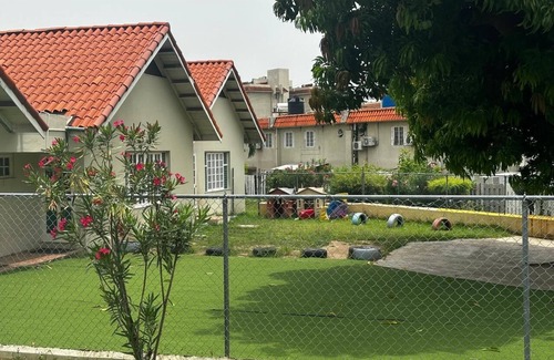 Camperdown Apartment | Gated Cozy King Suite - WiFi, A/C, Central Location, Night Life