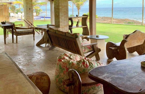 Stella Maris House | Gated front sea