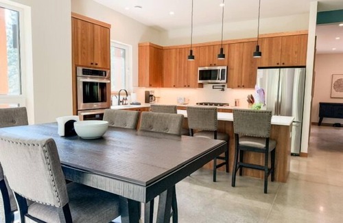 Husum House | Gated luxury home along the White Salmon River