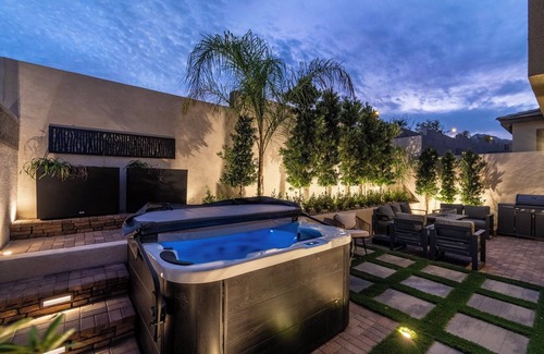 Las Vegas House | Gated,new 5bed home in Vegas Summerlin (Red Rock Casino area),w/Hot Tub,BBQ,etc