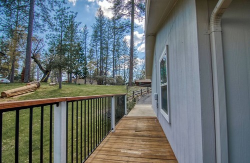 Groveland House | Gateway Retreat at Pine Mountain Lake