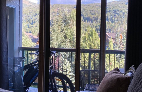 Mountain House Condo | Gateway River Run: 2 Suites, Walk to Lifts, Slope Views, Washer/Dryer