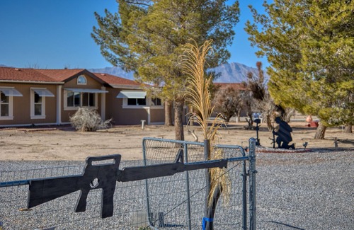 Pahrump House | Gateway to Death Valley-50 meg WI-FI