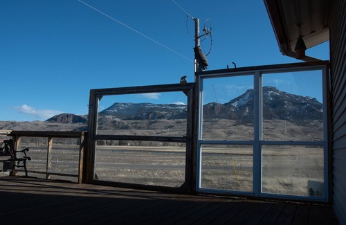 Wapiti Ski Chalet | Gateway to Shoshone & Yellowstone