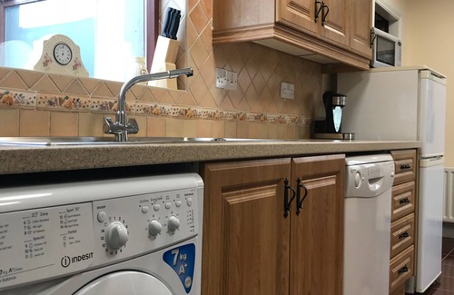 Ballybofey Cottage | Gateway to the Wild Atlantic Way and Causeway Coast. Pet friendly town home.
