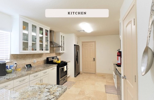 Houston House | Gatton · The Nest ❤️ 5 BDR, up to 16 guest, North of town