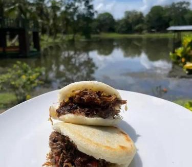 Pueblo Nuevo Bed & Breakfast | Gatun Lake Lodge Hotel