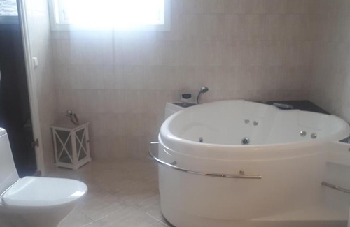 Treungen House | Gautefall- High-standard cozy cabin with indoors whirlpool-tub and sauna