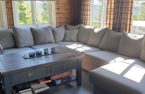 Treungen House | Gautefall- High-standard cozy cabin with indoors whirlpool-tub and sauna