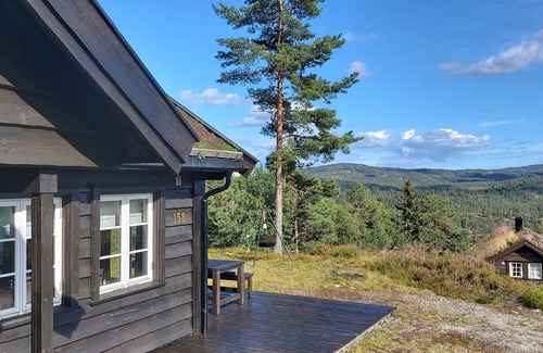 Treungen House | Gautefall, Orrebu- High-standard cozy cabin with Jacuzzi and sauna