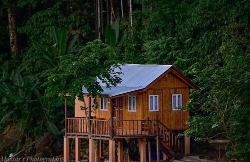 Laitmawsiang Cottage | Gawooh Adventure Homestay. Dawki River also known as the cleanest river in Asia.