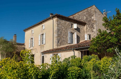 Gazaupouy House | Gazaupouy Côté Sud, enclosed garden and swimming pool overlooking the Gers and Pyrenees mountains