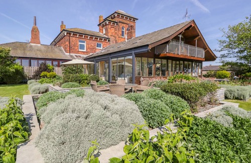 Barrow-in-Furness Cottage | Cabin ∙ 5 bedrooms ∙ 10 guests
