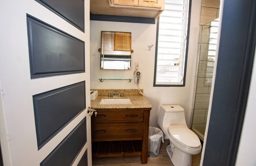 Argyle Apartment | One of the best locations on the island!!