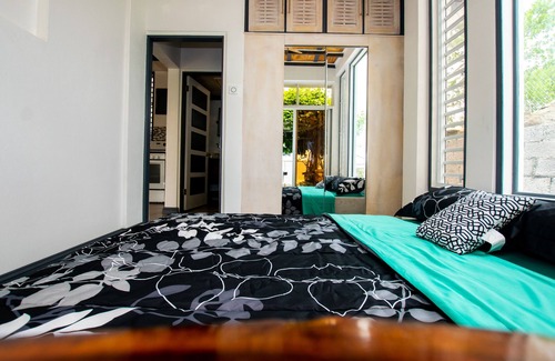 Argyle Apartment | One of the best locations on the island!!