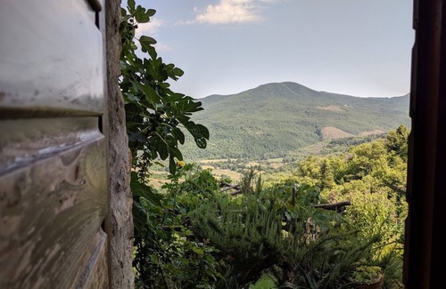 Castelnuovo di Val di Cecina House | Gemütliches Haus im Historischen Ortskern mit Garten und Panoramablick