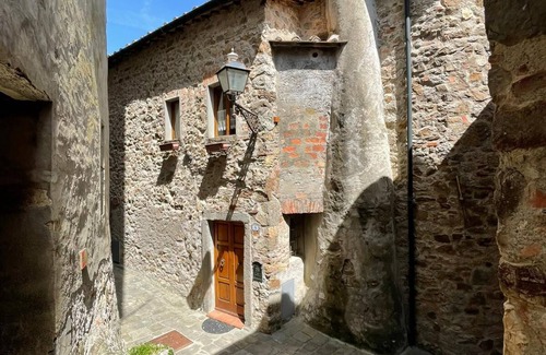Castelnuovo di Val di Cecina House | Gemütliches Haus im Historischen Ortskern mit Garten und Panoramablick