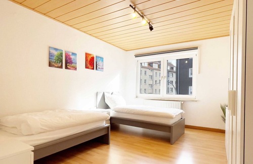 Schalke Apartment | Ge09b - Ferienwohnung mit Balkon in Gelsenkirchen, 50qm, 2,5 Zimmer, Max. 4 Personen
