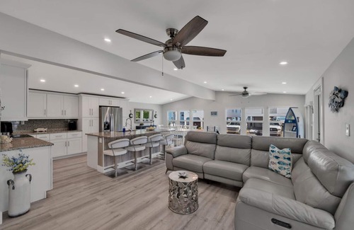 Blue Waters House | Geat Fishing & Ocean breeze, 40 ft dock for your boat with direct ocean access.