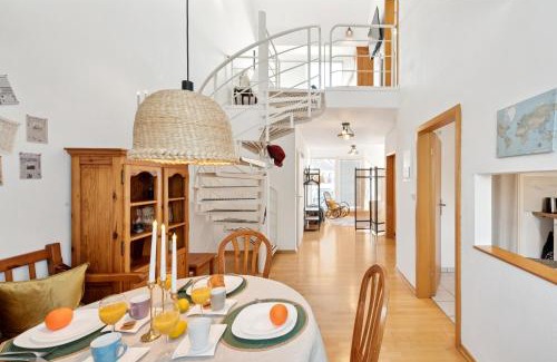 Neunkirchen Apartment | "Gelbe Koffer Vintage Maisonette" in Neunkirchen - 2 SZ - Self-Check-in - Parkplatz - Balkon - Badewanne - WLAN 250 Mbit - bis 4 Pers - zentrumsnah