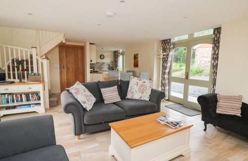 Pentrefelin Cottage | GELLI BARN, family friendly, with open fire in Llandeilo