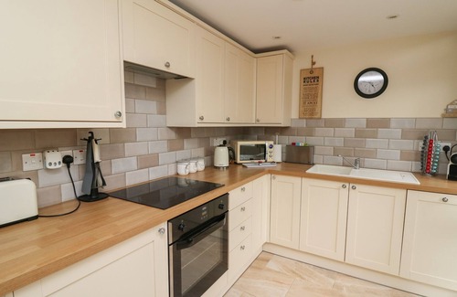 Pentrefelin Cottage | GELLI BARN, family friendly, with open fire in Llandeilo