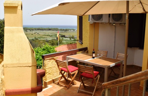 Iscra e Voes Condo | Gemütliche Ferienwohnung mit Blick auf die Strandbucht La Caletta