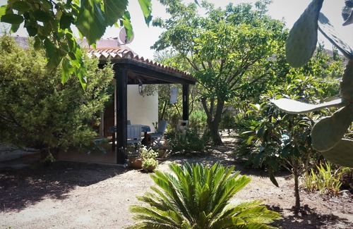 San Giovanni House | Gemütliches Ferienhaus mit Garten am Meer