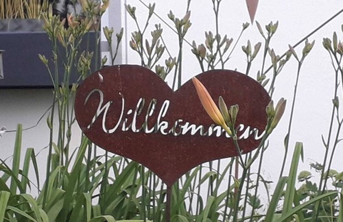 Bad Steben Apartment | Gemütliche 70qm Ferienwohnung mit Balkon, Naturholzmöbelausstattung