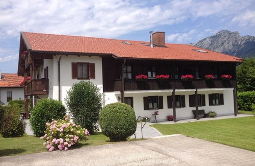 Gmain Apartment | gemütliche Ferienwohnung für 1-2 Personen mit Balkon (Wohnung 3)