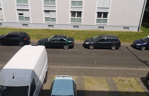 Niederwerrn Apartment | Gemütliche Ferienwohnung für bis zu 6 Personen mit Balkon