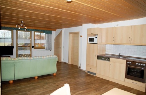Thening Apartment | Gemütliche FeWo (55 m2) mit herrlicher Aussicht und Brötchenservice