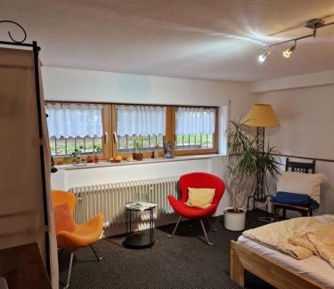Rheinstetten House | gemütliche Unterkunft mit kleiner Treppe verbunden und Dachterrasse