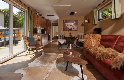 Braunfels House | Gemütliches 4 Ferienhaus mit Whirlpool, Fitness, Infrarotsauna, Ebike, Alpakas