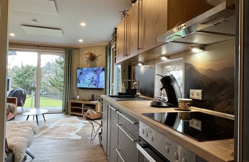 Braunfels House | Gemütliches 4 Ferienhaus mit Whirlpool, Fitness, Infrarotsauna, Ebike, Alpakas