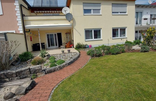 Haag in Oberbayern Apartment | Gemütliches Zuhause, 105 qm mit Garten! Zentrale Lage