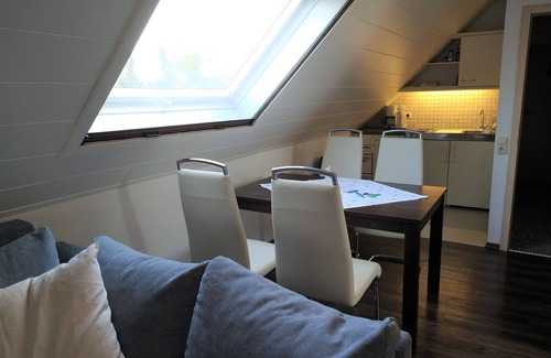 Lehrberg Apartment | Gemütliches Ferienapartment, kostenfreies WLAN, zubuchbares Frühstück/Abendessen
