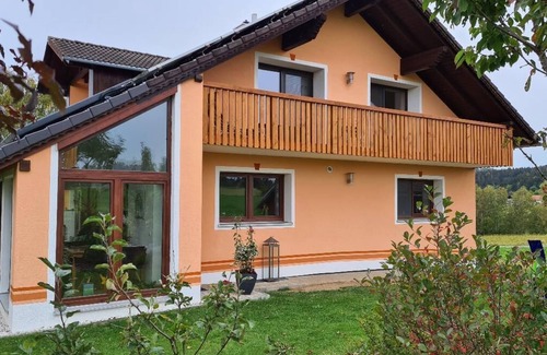 Grafenau Apartment | Gemütliches Feriendomizil mit Terrasse und Garten mit Grillmöglichkeit