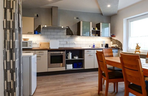 Mehlmeisel Apartment | Gemütliches Ferienhaus mit Balkon für bis zu 4 Personen