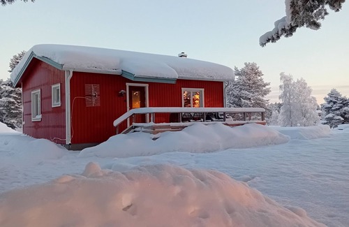 Blattnicksele House | Gemütliches Lappländisches Ferienhaus in der Wildnis Direkt am Gewässer