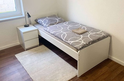 Emden Apartment | Gemütliches Monteur- / Gästezimmer in Emden mit Bad & Wlan