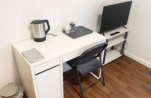 Emden Apartment | Gemütliches Monteur- / Gästezimmer in Emden mit Bad & Wlan