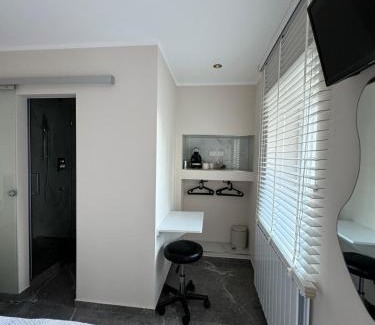 Floersheim Apartment | Gemütliches Zimmer in Flörsheim am Main nahe FRA Flughafen