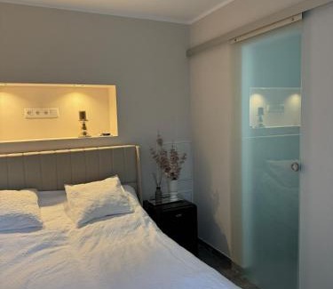 Floersheim Apartment | Gemütliches Zimmer in Flörsheim am Main nahe FRA Flughafen