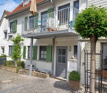 Stetten Apartment | Gemütlichkeit über der Weinrebe- 3Zi. Zi. Fewo.