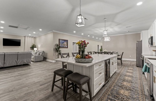 Fredericksburg House | Gem in a box!
