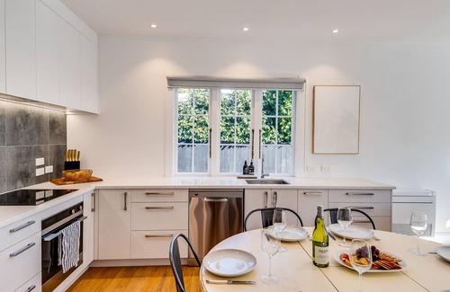 Havelock North House | Gem on Gillean - Havelock North Holiday Home