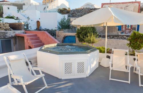 Finikia House | Gemini Cave Tzimara ,with mini plunge pool and hot tub